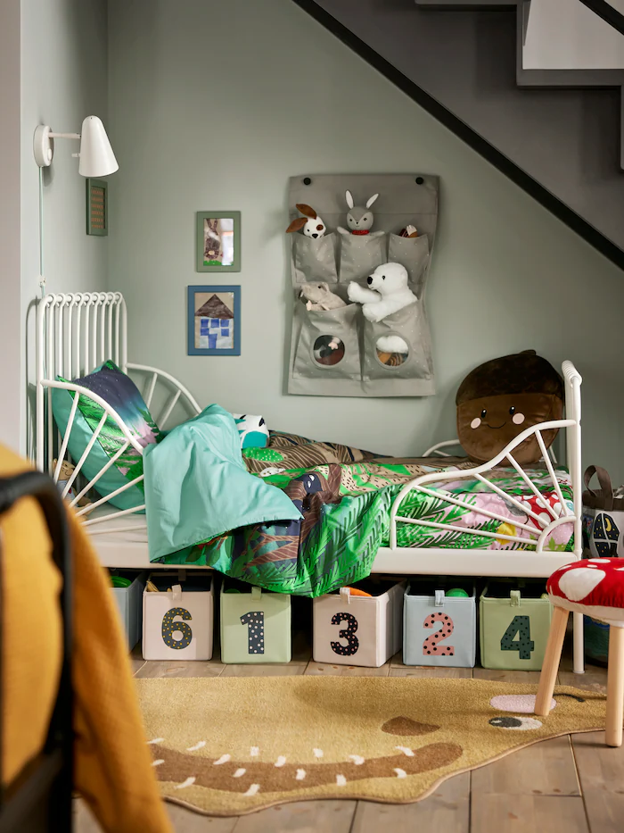 Een afbeelding van een kinderkamer